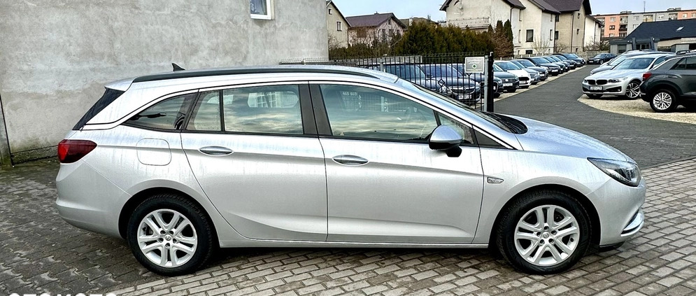 Opel Astra cena 37900 przebieg: 168000, rok produkcji 2017 z Wąbrzeźno małe 121
